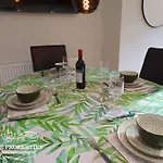 30 Telford St By Prestige Sa * 배로우인퍼니스
