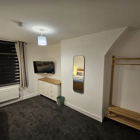 30 Telford St By Prestige Sa * 배로우인퍼니스